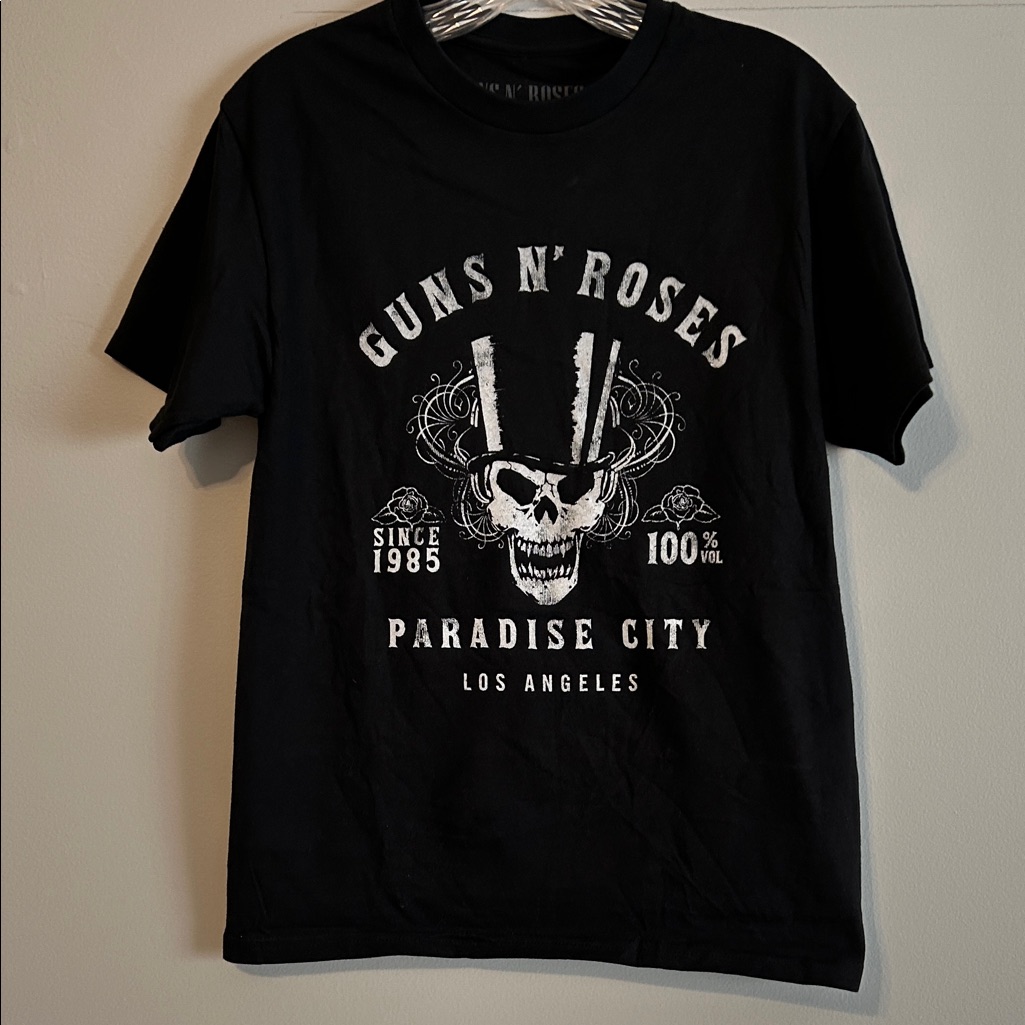 Guns N' Roses Band Shirt, Black Paradise City Tee. Small. Woman. Cotton. Nwot